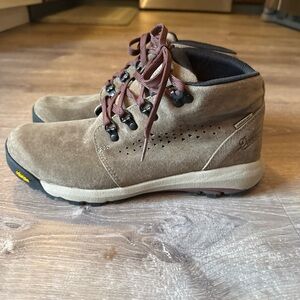 Danner Women's 9.5 Inquire Chukka Waterproof Hiking Boots